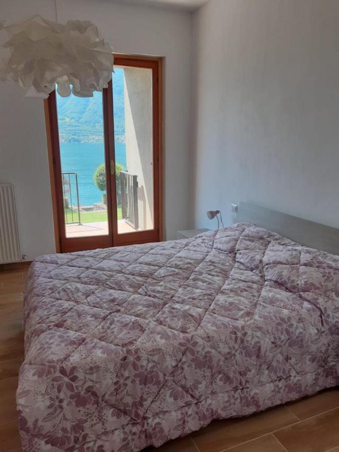 Big Apartment With Lake View And Two Bedrooms Sala Comacina Εξωτερικό φωτογραφία