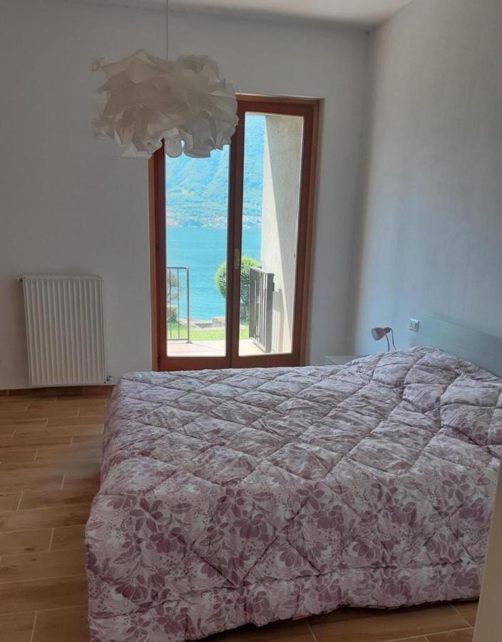 Big Apartment With Lake View And Two Bedrooms Sala Comacina Εξωτερικό φωτογραφία