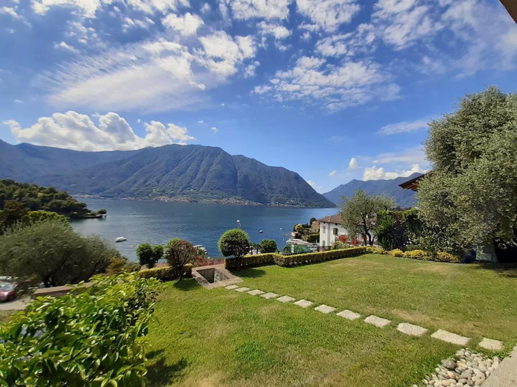 Big Apartment With Lake View And Two Bedrooms Sala Comacina Εξωτερικό φωτογραφία