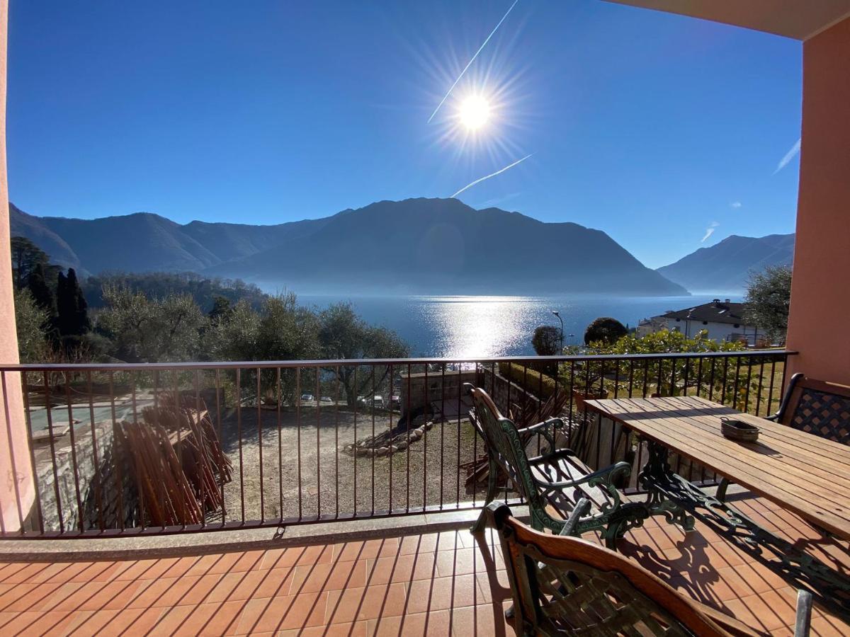 Big Apartment With Lake View And Two Bedrooms Sala Comacina Εξωτερικό φωτογραφία